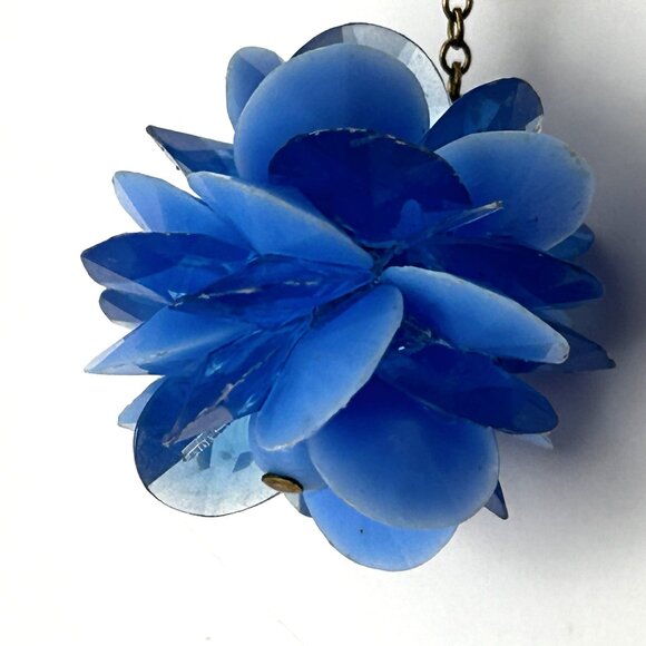 Vintage Blue Lucite Pom Pom Cluster Layered Petal Clip on Earrings Mid Century - Picture 4 of 9